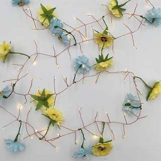 Istap lyskæde med lyseblå og gule blomster